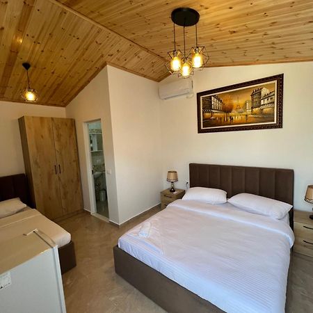 Lake Bliss Cabins Shkodër Buitenkant foto