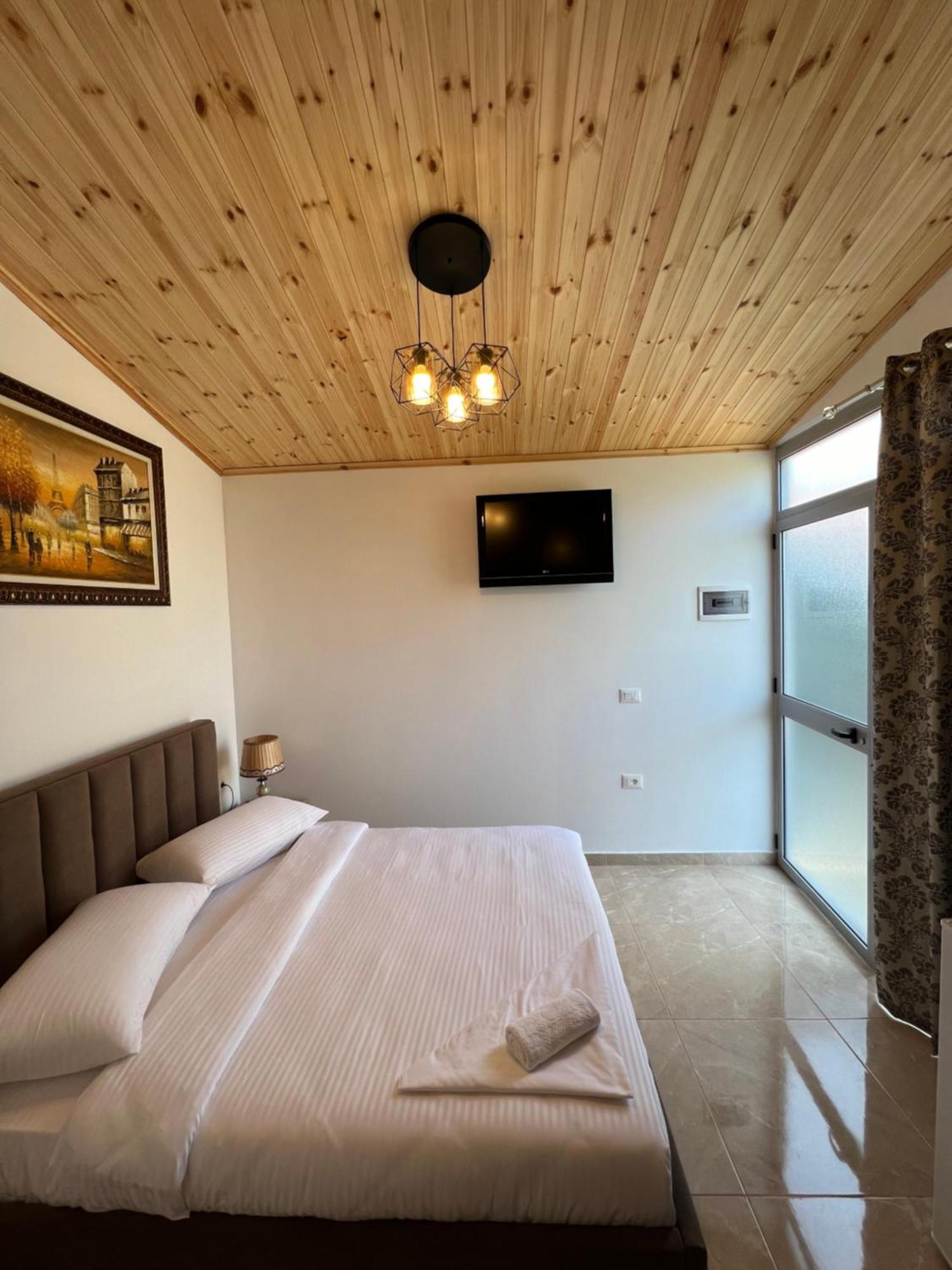 Lake Bliss Cabins Shkodër Buitenkant foto