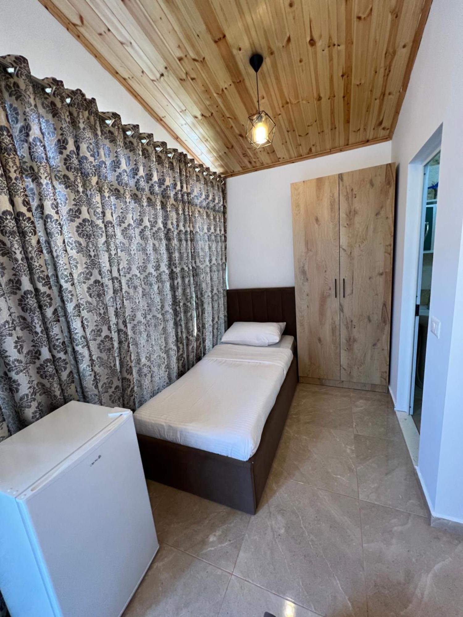 Lake Bliss Cabins Shkodër Buitenkant foto