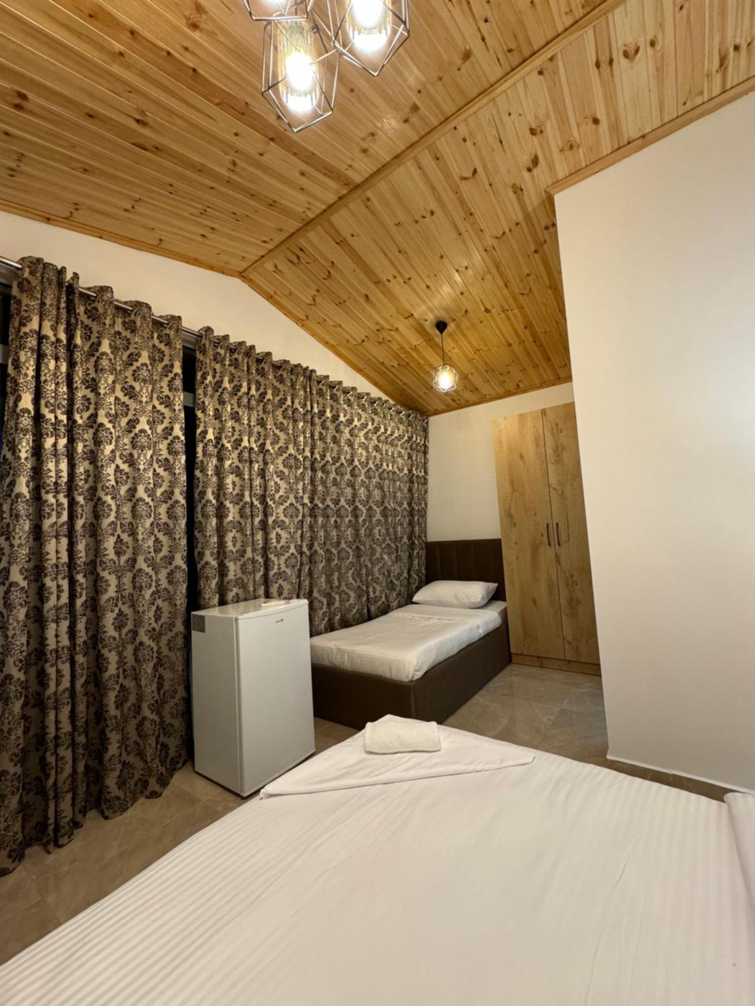 Lake Bliss Cabins Shkodër Buitenkant foto