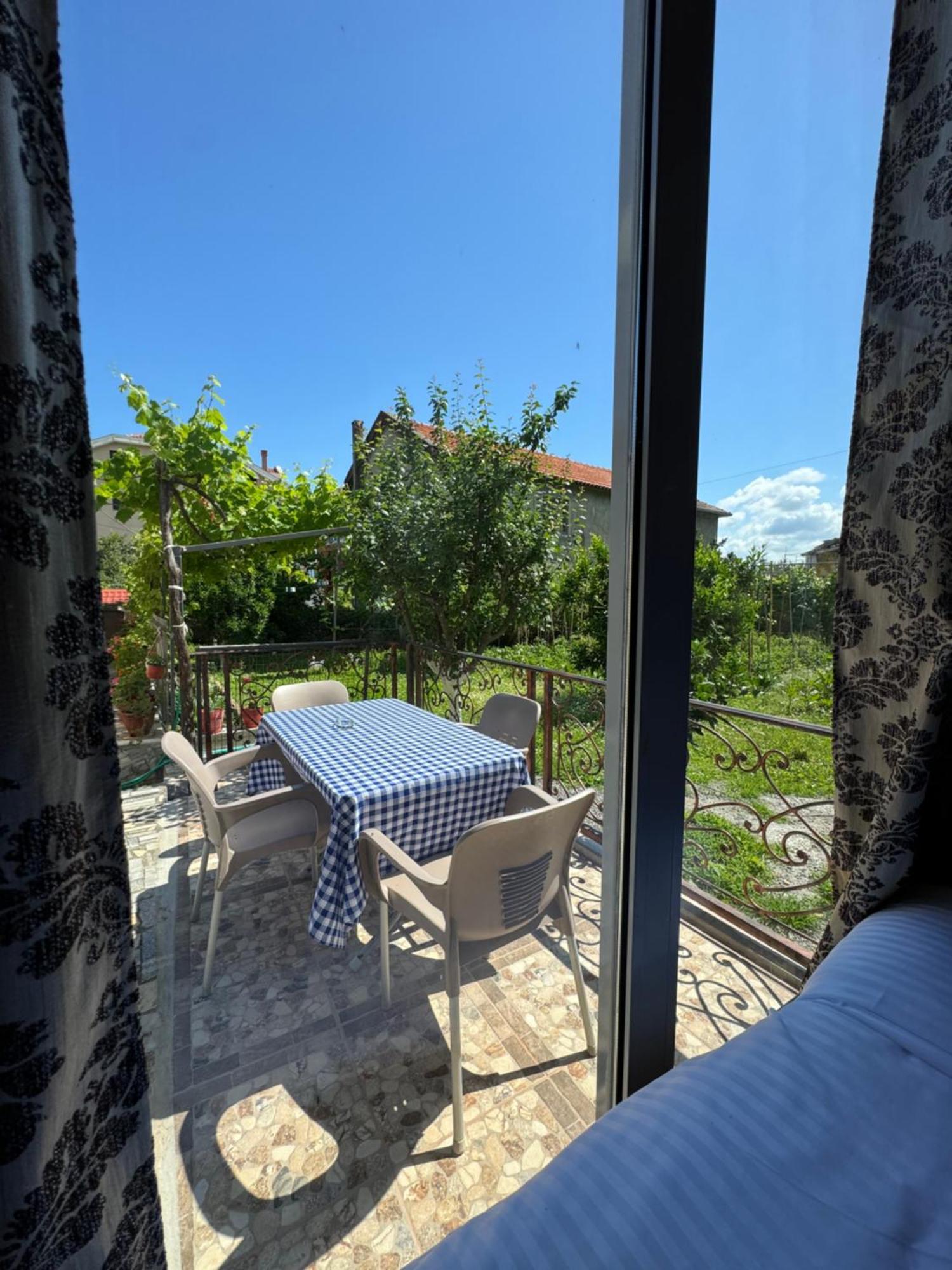 Lake Bliss Cabins Shkodër Buitenkant foto